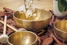 GROUP SOUND HEALING WITH CRYSTAL ALCHEMY BOWLS @ Greensquare Center for the Healing Arts - Lower Level Eduation Center | Glendale | Wisconsin | United States